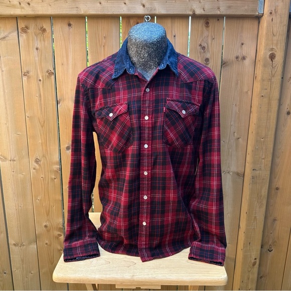 Levi’s Pearl Snap Red Plaid Denim Collar Mid-weight Long Sleeve Size Medium - Picture 8 of 9